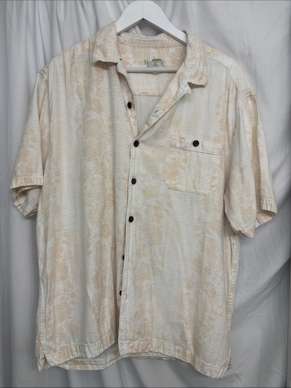 Ocean & Coast Men's Tropical Camp Shirt Beige Cream Button Front. Size XL